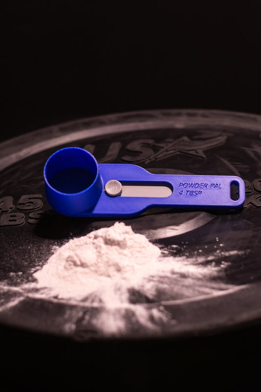 Mess-free powder scoop for easy dispensing of protein powder, flour, and more